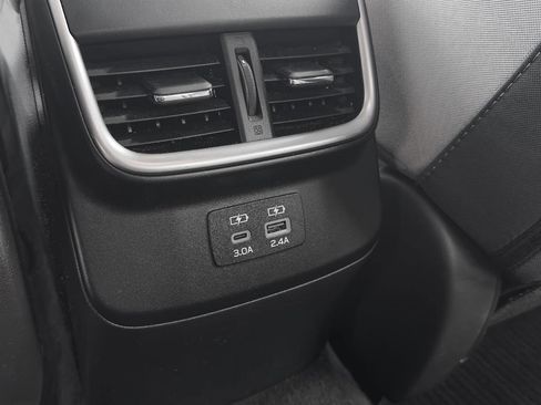 Used 2023 Subaru Legacy Premium image 9