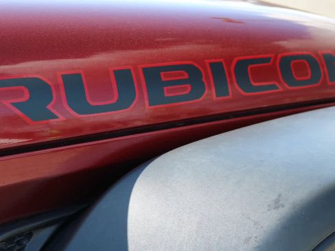 Used 2021 Jeep Wrangler Unlimited Rubicon AWD/4WD image 9