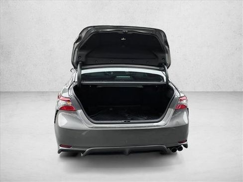 Used 2024 Toyota Camry SE image 8