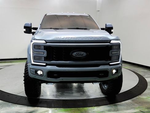 Used 2024 Ford F450 Platinum w/ FX4 Off-Road Package image 2