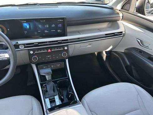 Used 2025 Hyundai Tucson SEL FWD image 17