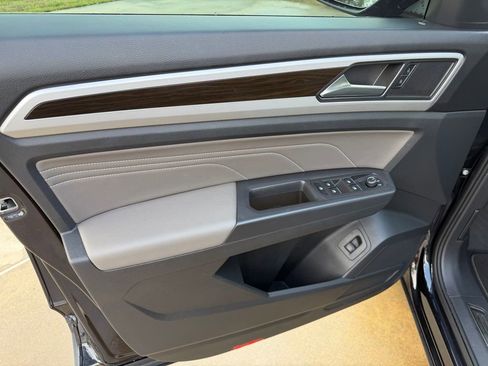 Used 2023 Volkswagen Atlas SE image 13