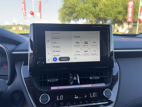 Used 2025 Toyota Corolla Cross XLE image 26