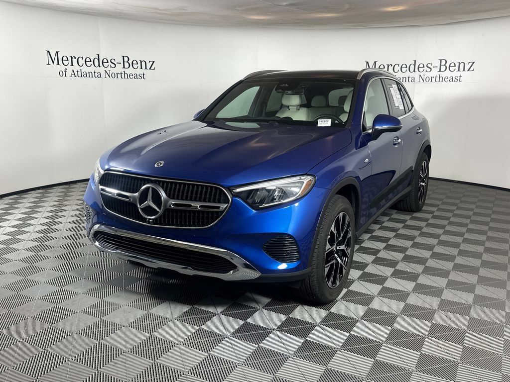 Certified 2025 Mercedes-Benz GLC 350e 4MATIC image 3
