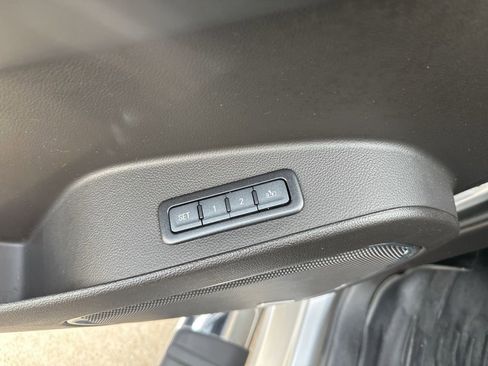 Used 2017 Chevrolet Tahoe LT w/ LT Signature Package image 9