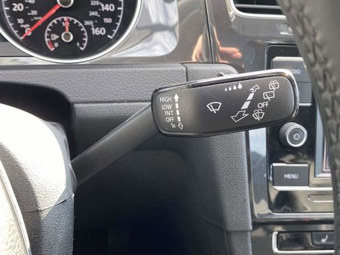 Used 2021 Volkswagen Golf 4-Door image 22