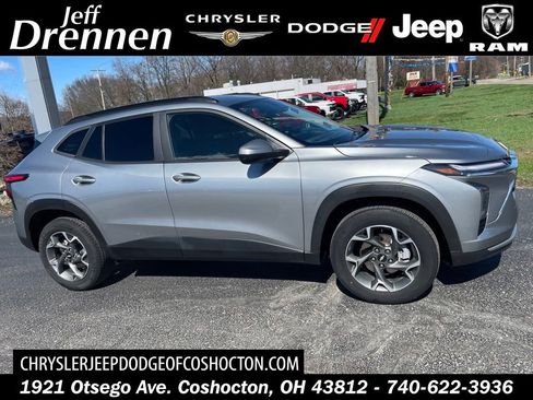 Used 2024 Chevrolet Trax LT image 1