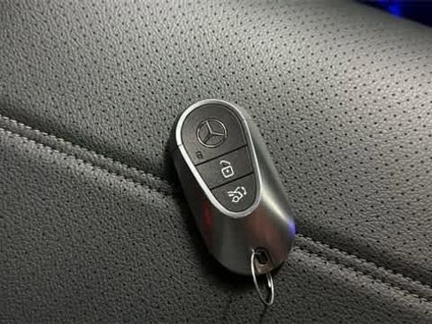 Certified 2025 Mercedes-Benz GLC 300 4MATIC image 35