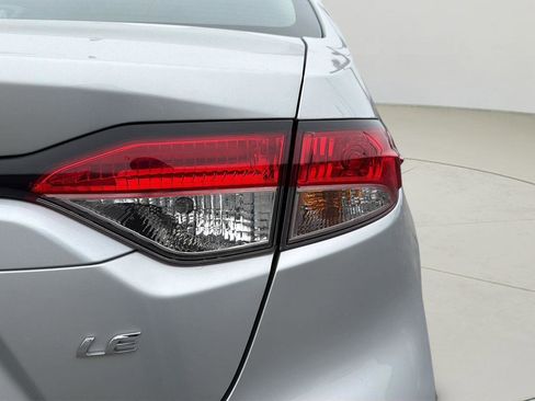 Used 2025 Toyota Corolla LE image 10