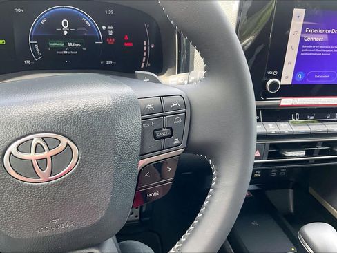 Used 2026 Toyota Camry SE FWD image 24
