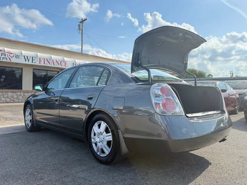 Used 2005 Nissan Altima 2.5 S w/ (S02) Side Airbags Pkg FWD image 8