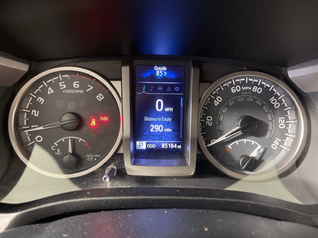 Certified 2018 Toyota Tacoma SR5 w/ SR5 Appearance Package (SM) RWD image 18
