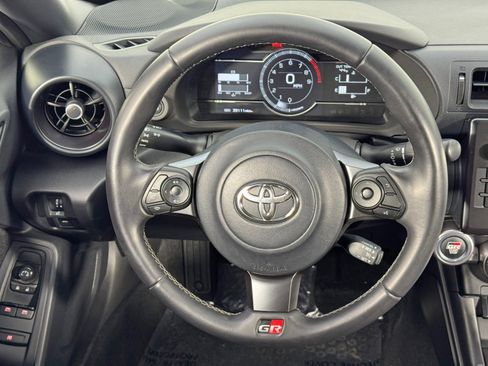 Used 2023 Toyota GR86 w/ ALL Weather Mat Package (TMS) image 18