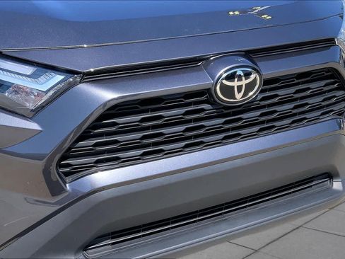 Used 2024 Toyota RAV4 XLE FWD image 31