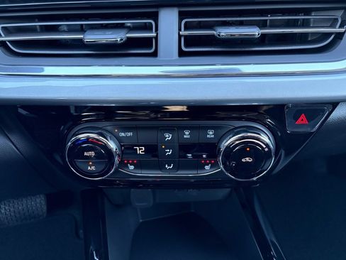 New 2026 Chevrolet Trax LT w/ Driver Confidence Package FWD image 7