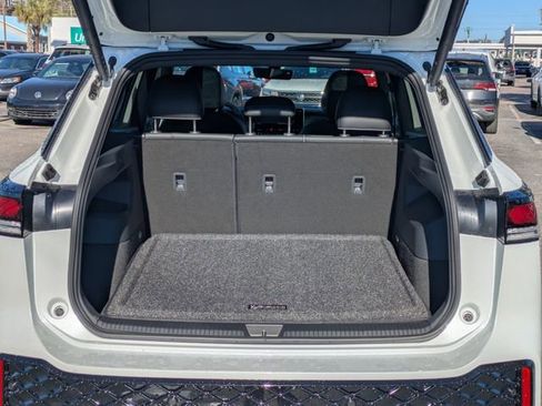 New 2026 Volkswagen Tiguan SE R-Line image 13