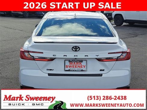 Used 2025 Toyota Camry SE image 30