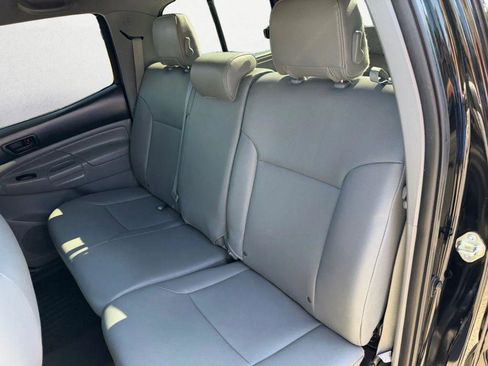 Used 2014 Toyota Tacoma 4x4 Double Cab image 30