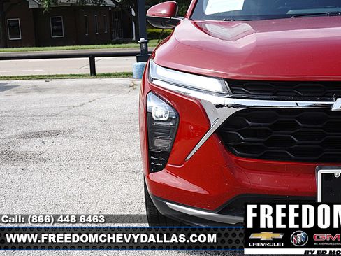 Used 2026 Chevrolet Trax LT FWD image 38