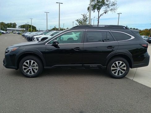 New 2025 Subaru Outback Premium image 3