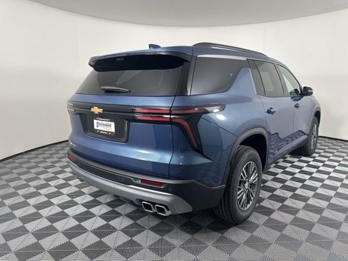 New 2026 Chevrolet Traverse LT w/ Enhanced Driving Package image 4