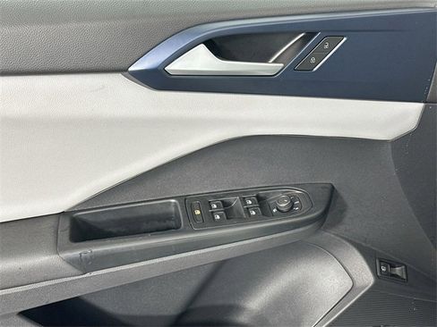 Used 2022 Volkswagen Taos SE image 22