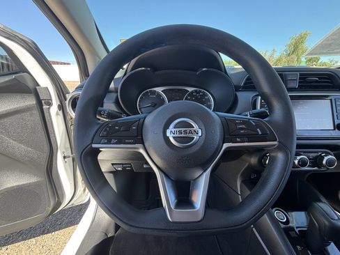 Used 2021 Nissan Versa S FWD image 26