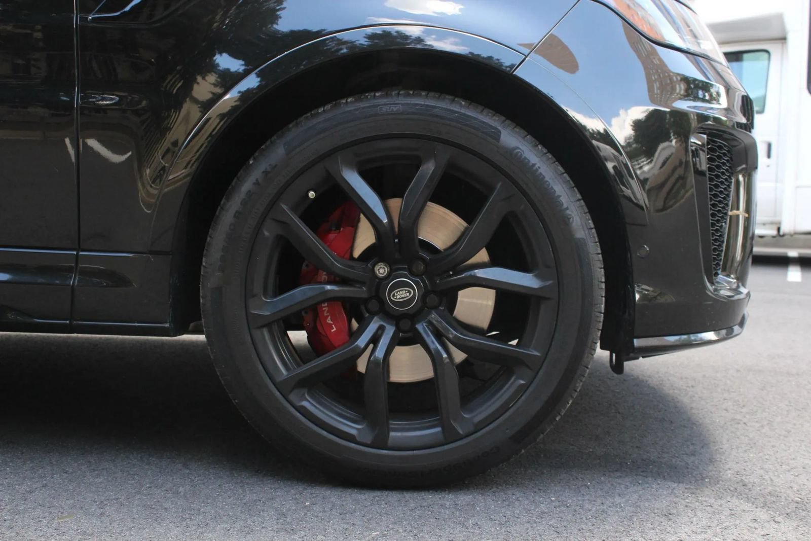 Used 2019 Land Rover Range Rover Sport SVR AWD/4WD image 4