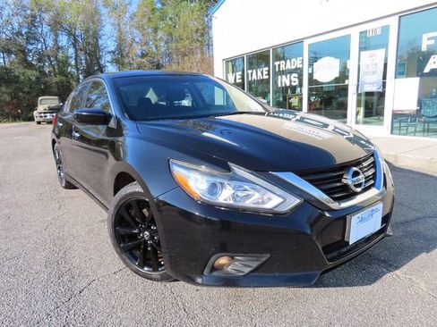 Used 2018 Nissan Altima 2.5 SV image 1