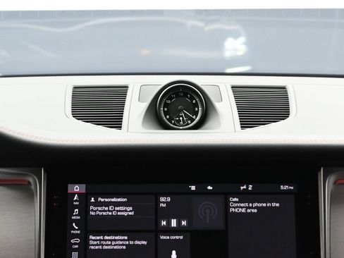 Used 2024 Porsche Macan AWD/4WD image 24