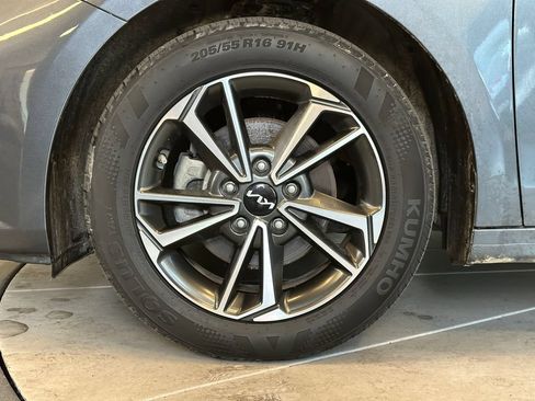 Used 2023 Kia Forte LXS FWD image 25