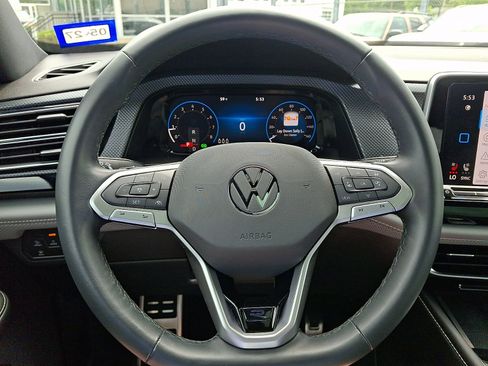 Certified 2024 Volkswagen Atlas Cross Sport SEL R-Line AWD/4WD image 19