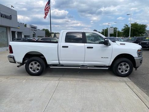 Used 2025 RAM 2500 Big Horn AWD/4WD image 2