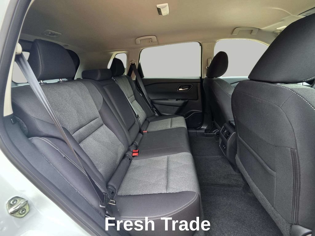 Used 2024 Nissan Rogue SV AWD/4WD image 9