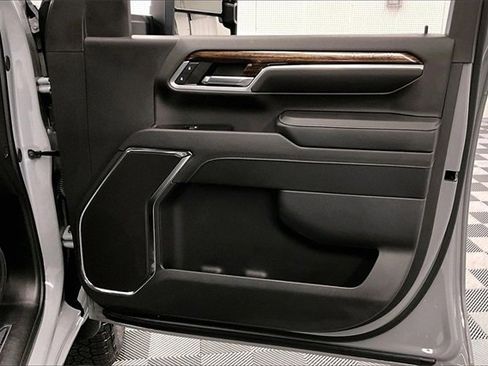 Used 2024 GMC Sierra 2500 SLE w/ SLE Value Package; image 18