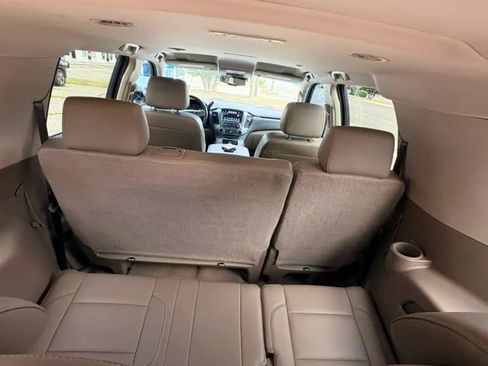Used 2019 Chevrolet Suburban LT RWD image 13