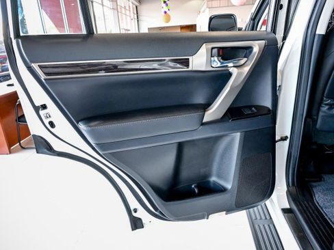 Used 2016 Lexus GX 460 image 20