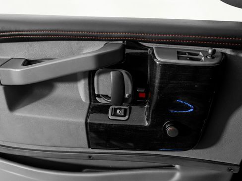 Used 2023 GMC Savana 2500 image 46