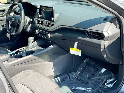 Used 2025 Nissan Altima 2.5 S image 27