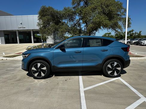 Certified 2024 Volvo C40 Recharge Core w/ Climate Package image 3