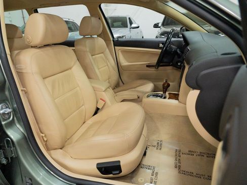 Used 2002 Volkswagen Passat GLX image 29