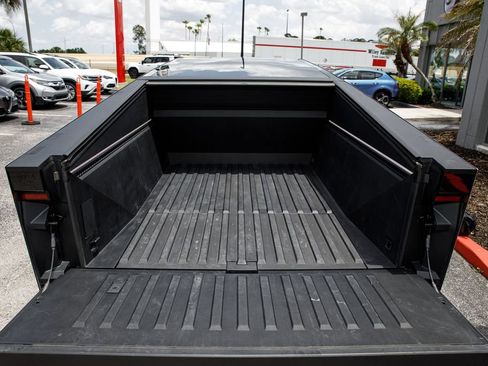 Used 2025 Tesla Cybertruck AWD Crew Cab image 17