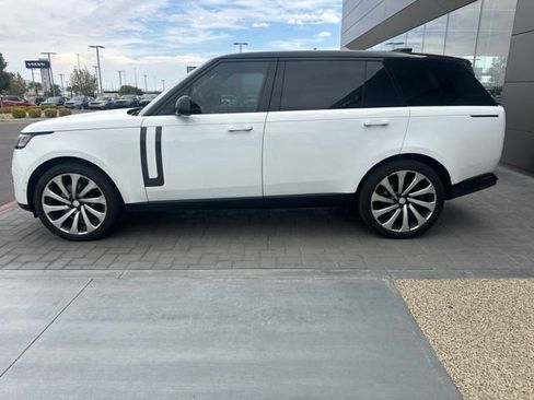 Used 2025 Land Rover Range Rover Long Wheelbase SE AWD/4WD image 8