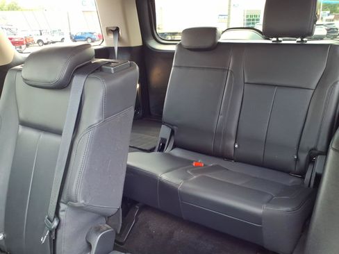 Used 2022 Ford Expedition XLT AWD/4WD image 6