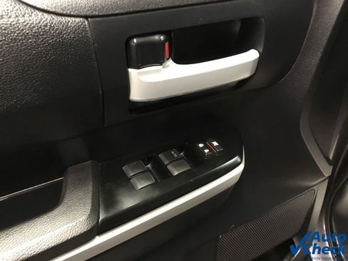 Used 2014 Toyota Tundra SR5 image 27