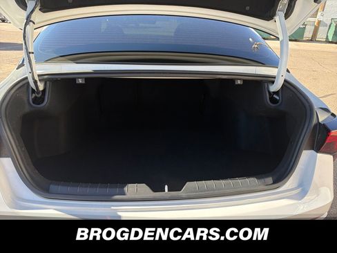 Used 2025 Kia K5 GT-Line w/ GT-Line Premium Package image 9