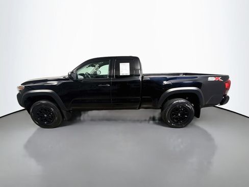 Certified 2022 Toyota Tacoma SR w/ SX Package RWD image 4