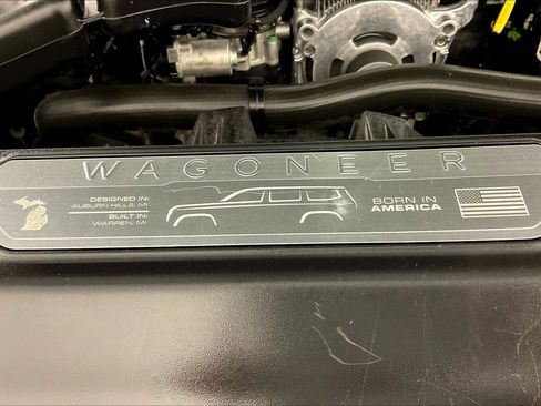 Used 2022 Jeep Wagoneer Series III w/ Premium Group I AWD/4WD image 32