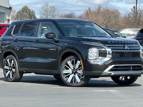 New 2026 Mitsubishi Outlander SE AWD/4WD image 2