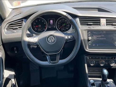 Used 2021 Volkswagen Tiguan SE FWD image 5